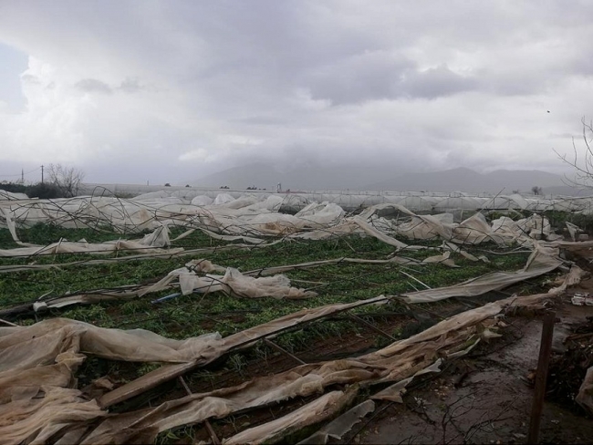 Antalya'da hortum: 2 ölü, 10 yaralı